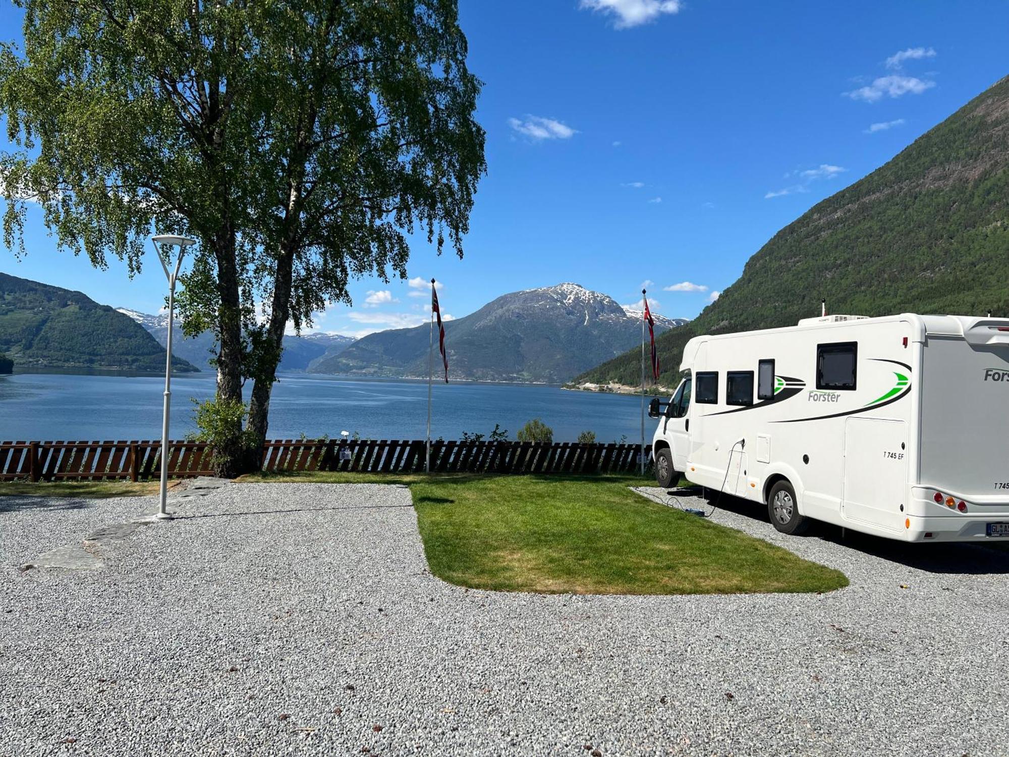 Kinsarvik Camping Hotel Eksteriør billede